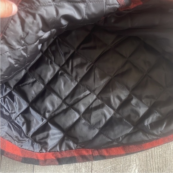 Farm and Fleet Work and Sport Size Medium Quilted Flannel Outdoor Jacket - Picture 3 of 7